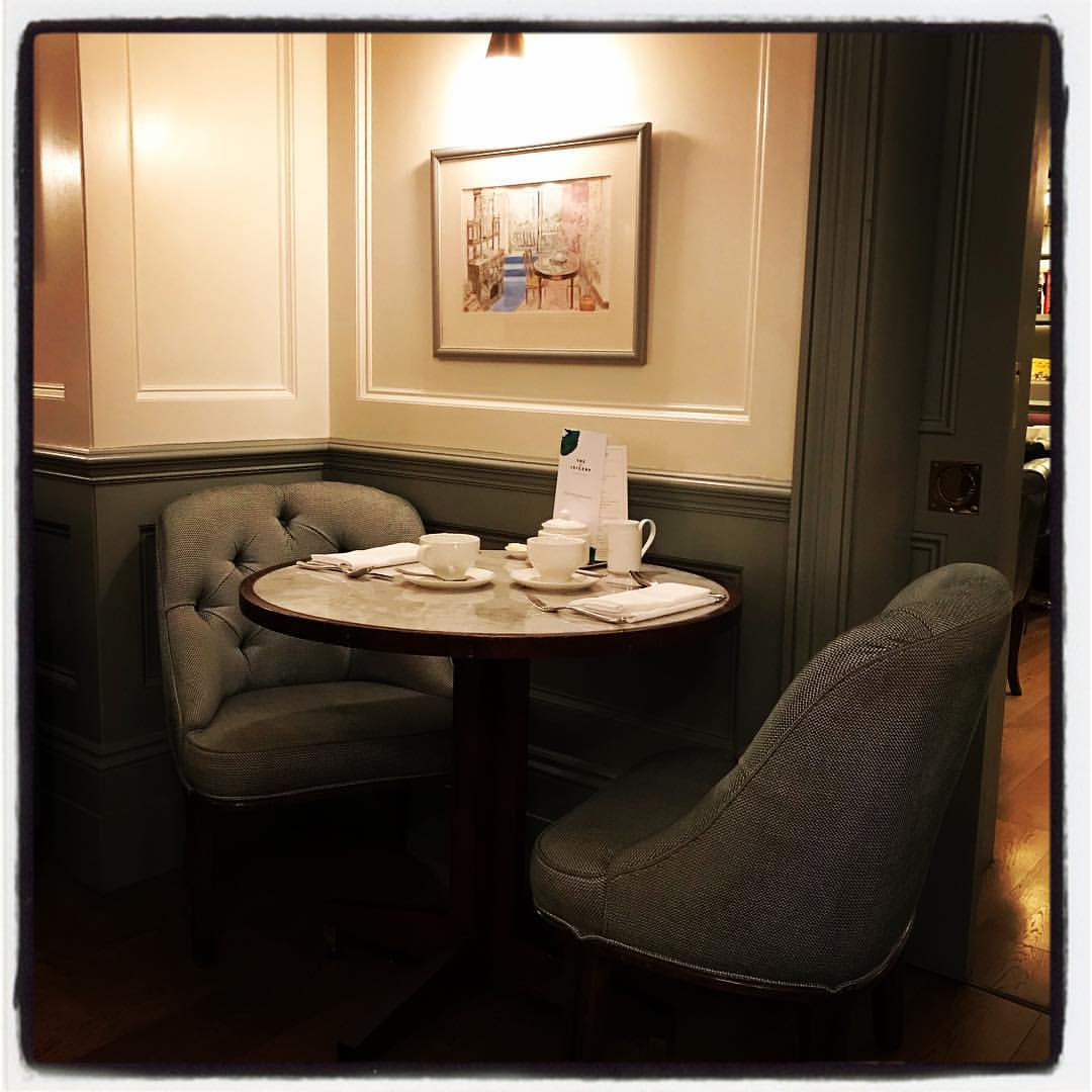 A spot for two at The Kensington London #thekensingtonhot...