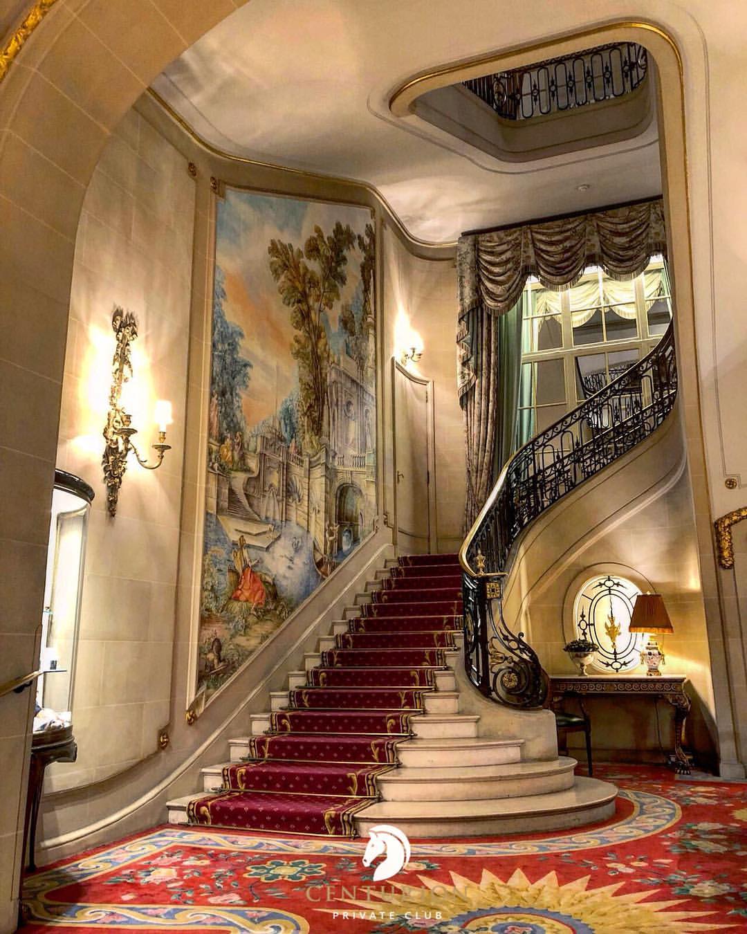 Discover an exclusive stay in The Ritz London hotel! 