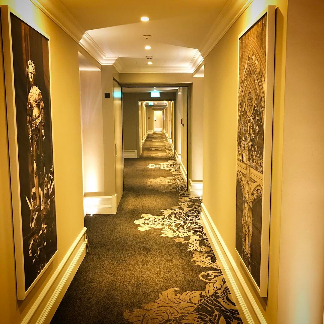What a amazing hallway @schweizerhof_be leading to our ro...